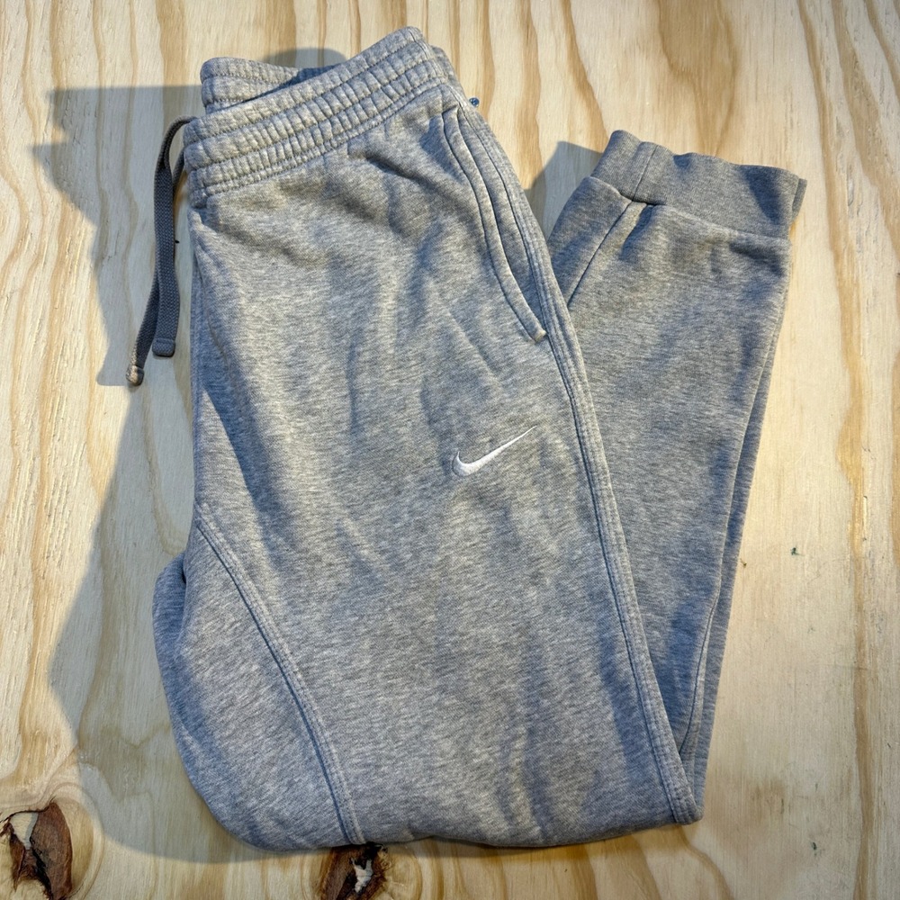 Nike Men's Club Fleece Athletic Tapered Jogger Sweatpants Heather Grey Size S